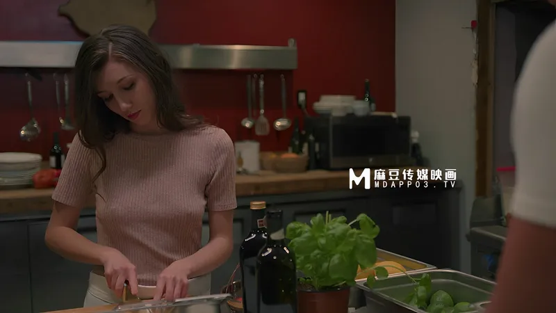 Mở tiệc rồi hiếp dâm người yêu xinh xắn