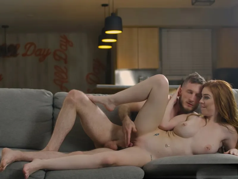 đang tăng ca mà gấu cứ dùng cô bé dụ tôi doggy cùng em